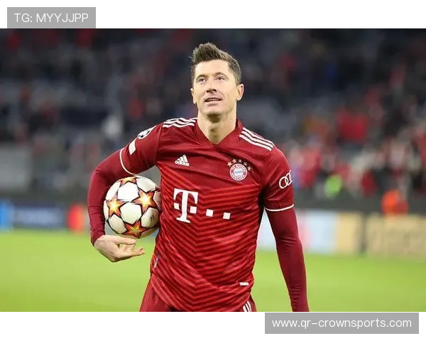 莱万每次买衣服钱包都瘪，这波花销也太解气了吧！