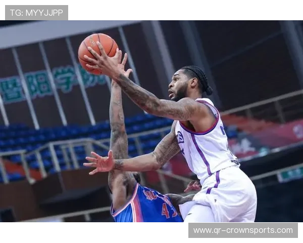 严重犯规的判罚标准与裁判执法原则详解