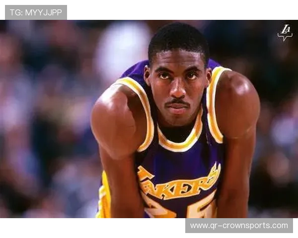 埃迪·琼斯无球跑动强化进攻空间提升球队整体得分效率